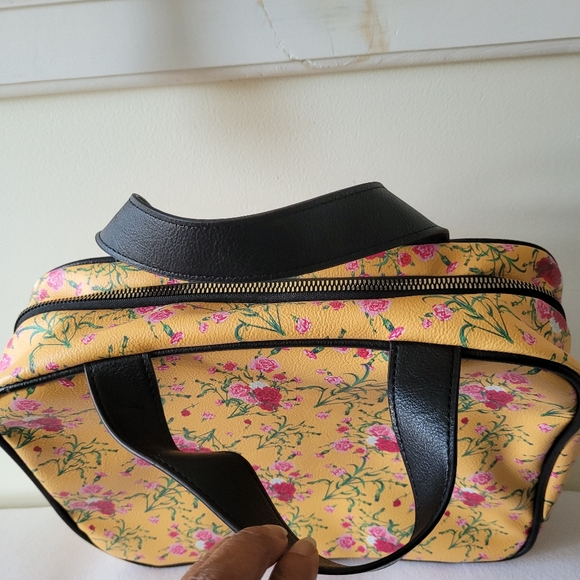 Betsey Johnson Large Floral Bow Cosmetic Case Pouch Storage Bag - Picture 4 of 10